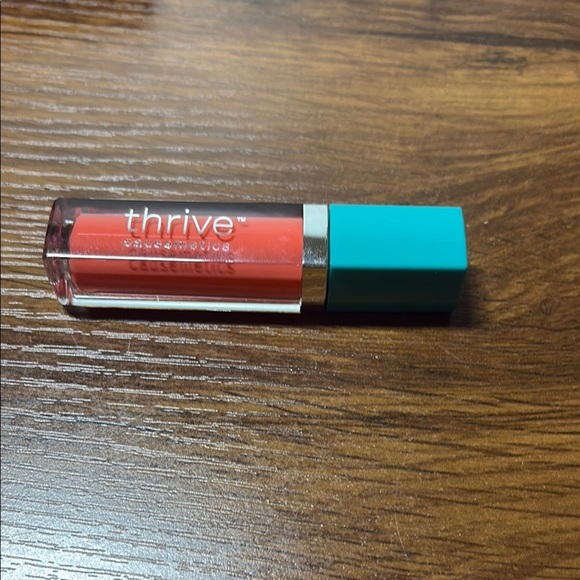 Thrive Causemetics Lip Matte Shade Misty - Picture 1 of 3